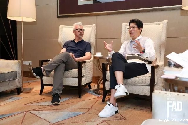 J&Abetway开户网站董事长/总设计师姜峰先生和欧阳应霁先生接受腾讯特约专访分享设计感触 J&Abetway开户网站董事长/总设计师姜峰先生和欧阳应霁先生接受腾讯特约专访分享设计感触