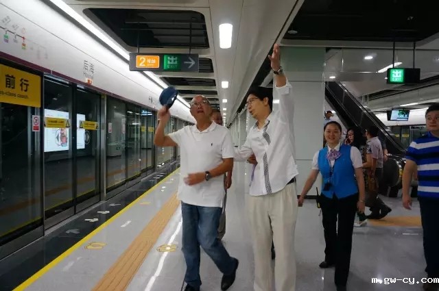 市领导亲临深圳地铁11号线,J&Abetway开户网站总设计师姜峰、机电设计负责人陈文韬等陪同参观 市领导亲临深圳地铁11号线,J&Abetway开户网站总设计师姜峰、机电设计负责人陈文韬等陪同参观