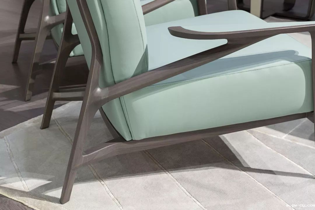 J&A x TURRI 全新Vine“蔓”系列亮相2019米兰国际家具展 J&A x TURRI 全新Vine“蔓”系列亮相2019米兰国际家具展