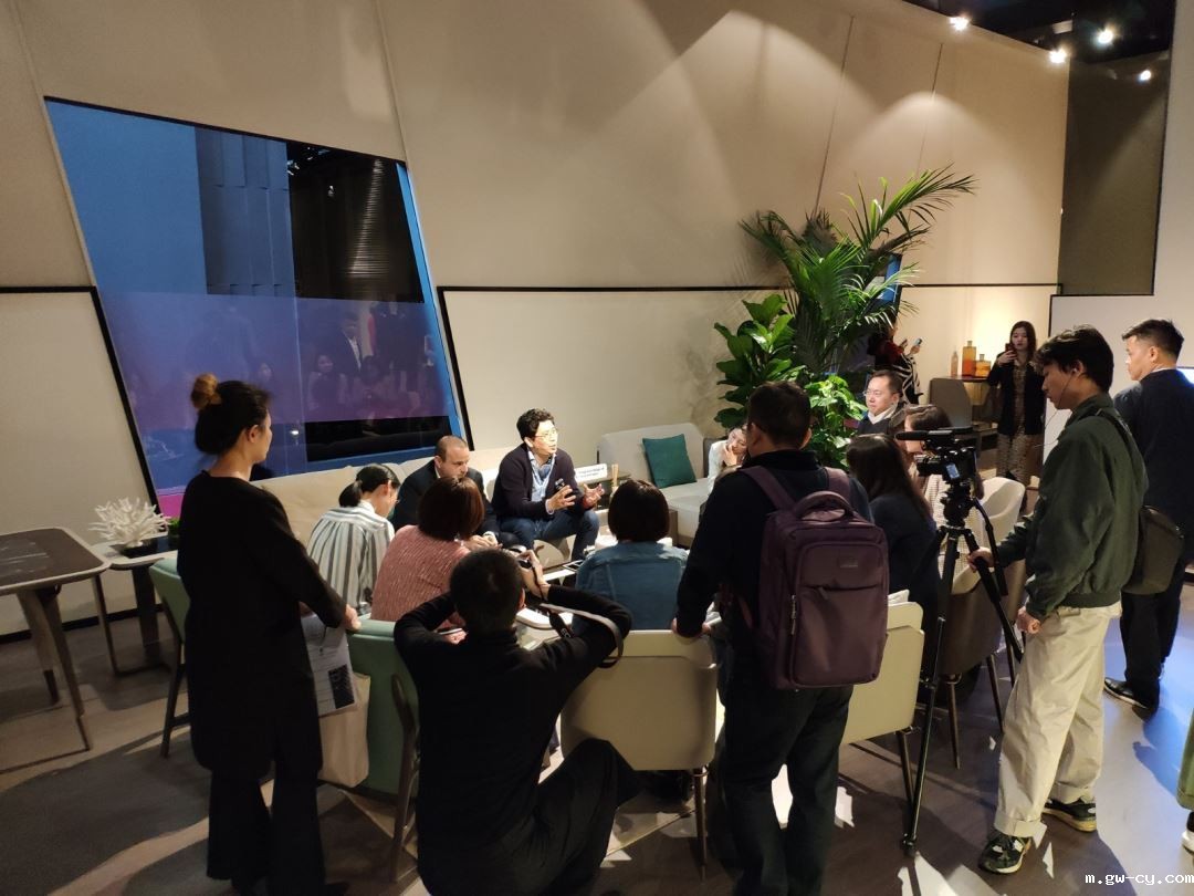 J&Abetway开户网站董事长、总设计师姜峰先生接受媒体采访 J&Abetway开户网站董事长、总设计师姜峰先生接受媒体采访