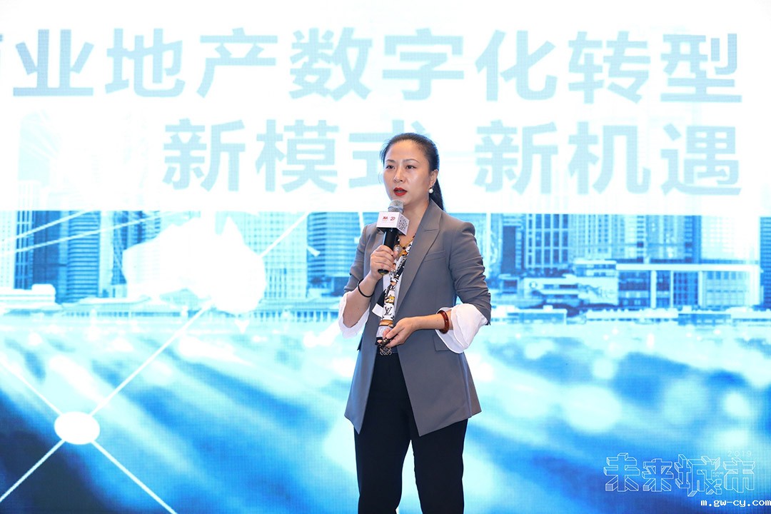 RET睿意德西南区总经理王娅 The Third Stop Salon Event by J&A at Chengdu was Held Successfully