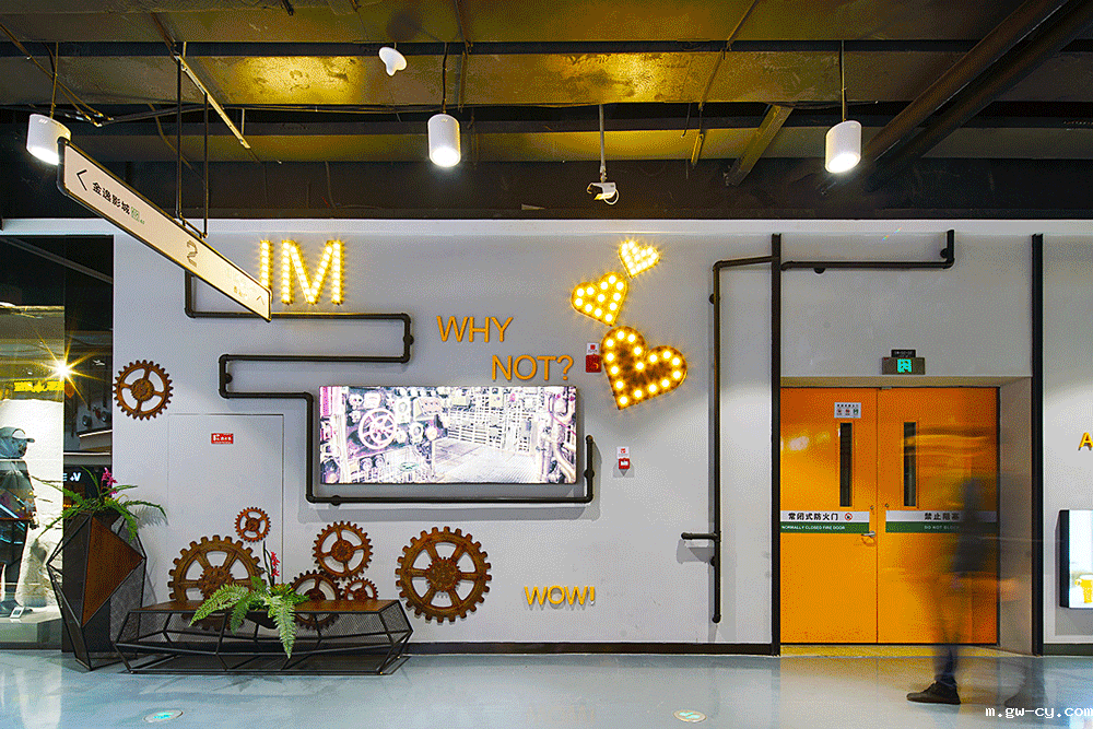 J&A Christmas mall face value competition!