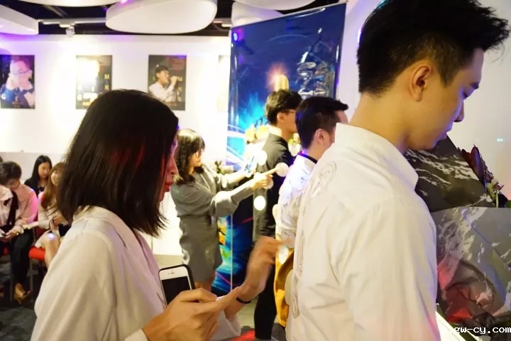 J&Abetway开户网站新歌声总决赛现场投票