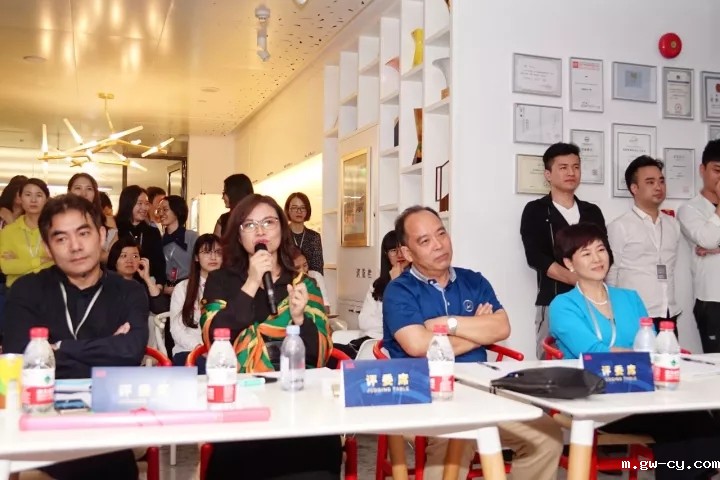 J&Abetway开户网站新歌声总决赛裁判发言