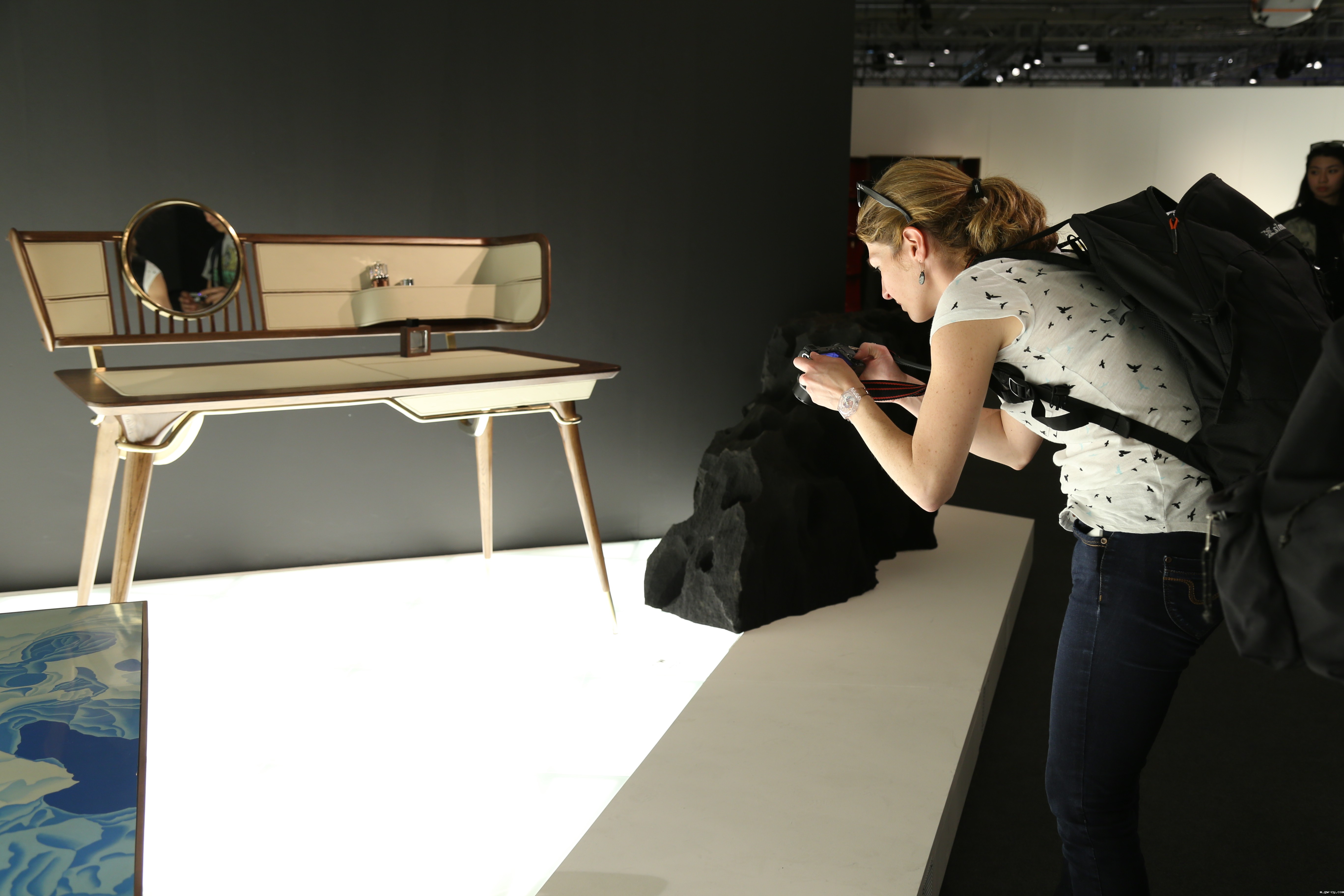 J&Abetway开户网站董事长/总设计师姜峰先生家具作品《素月》